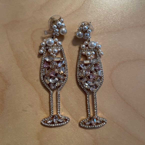 Jewelry - Champagne bubbly dangle earrings NWOB
